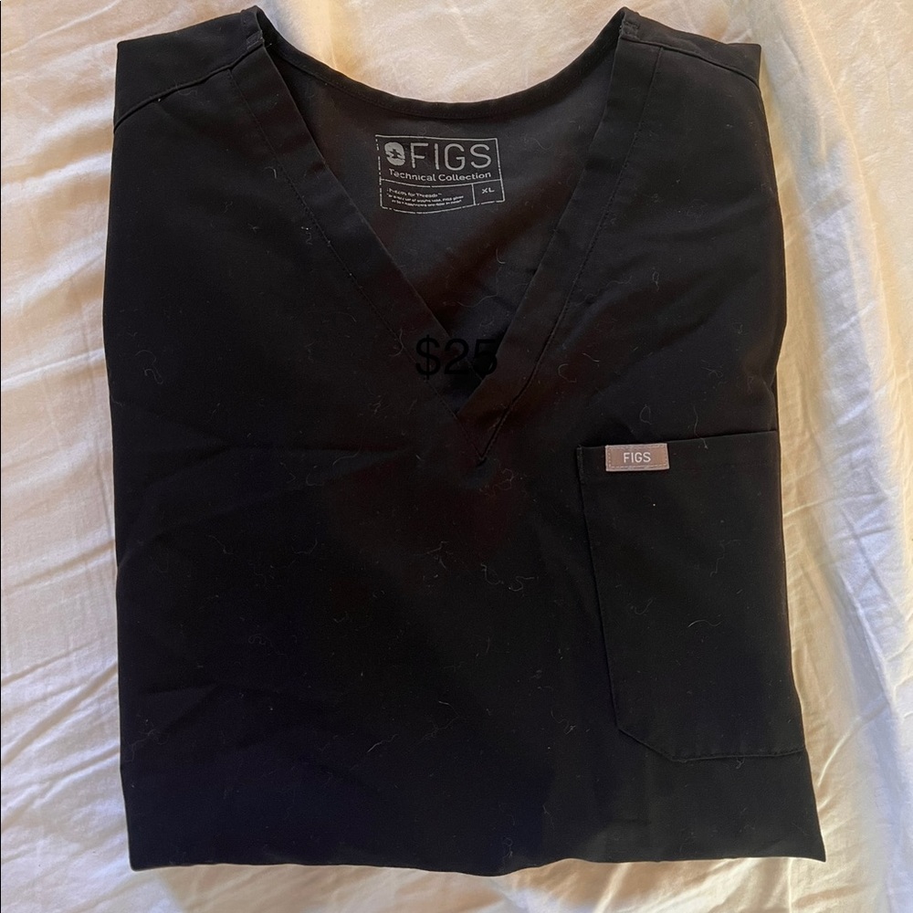 Figs 1 pocket scrub top